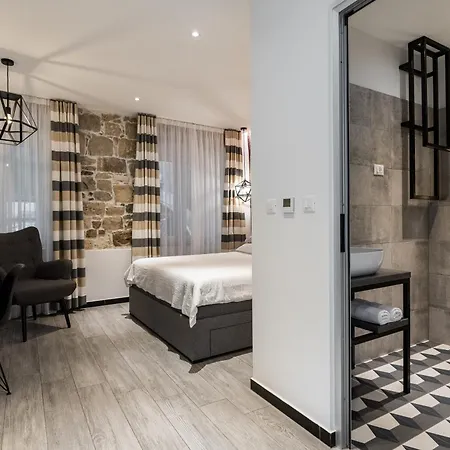 Centre Apartment Split